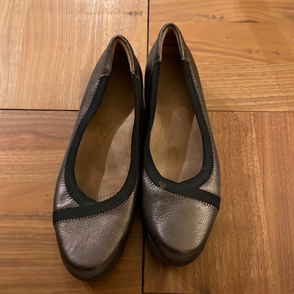 Clark’s Daelynn Hill Bronze Metallic Loafers